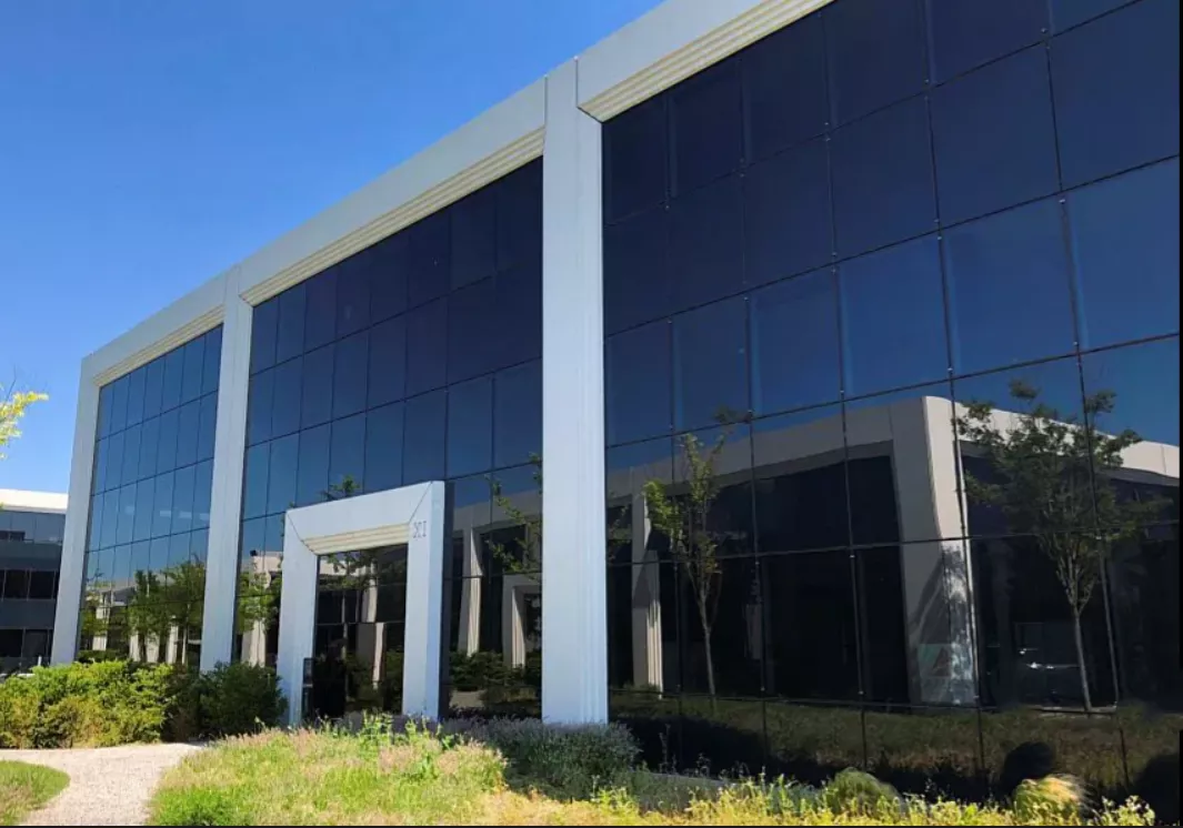 agence-de-labege-exterieur-2-groupe-jvs