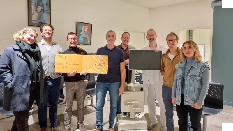 remise-de-cheque-les-bacchantes-groupe-jvs
